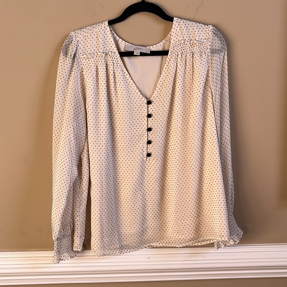 Beautiful top from Loft! - Picture 2 of 6